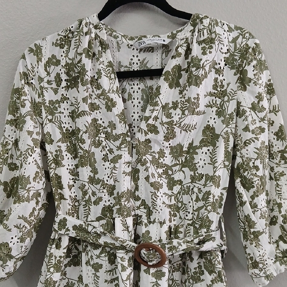 Zara White and Green Floral Blouse - Picture 2 of 9